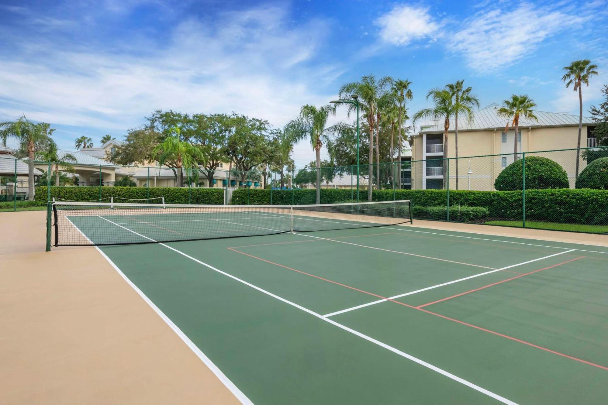 Hilton Vacation Club Cypress Pointe Orlando Resort 3*